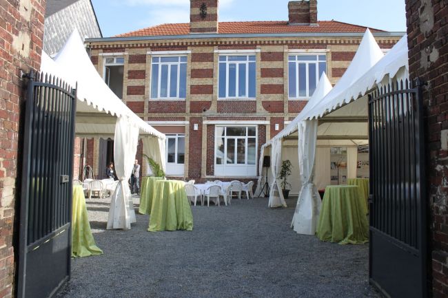 Location de tente pour ouverture d'une nouvelle agence à Rouen